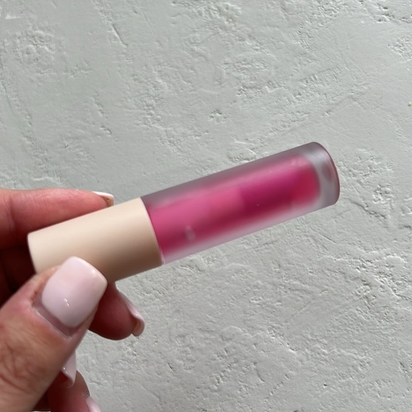 Laurens Skincare Strawberry Lip Oil - Picture 3 of 4